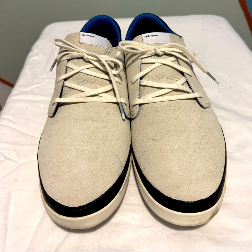 Adidas Men’s Grey Suede sneakers